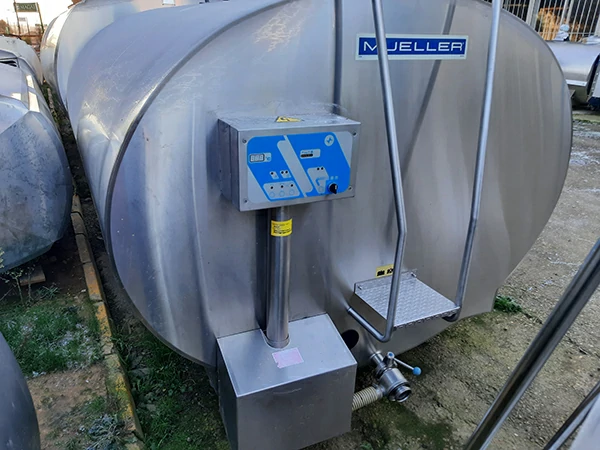 Carlos de las Cuevas, tanque de leche y frío,  marca Mueller modelo O-1250